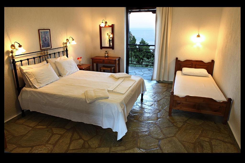 Mando Beachfront Stafylos Rom bilde