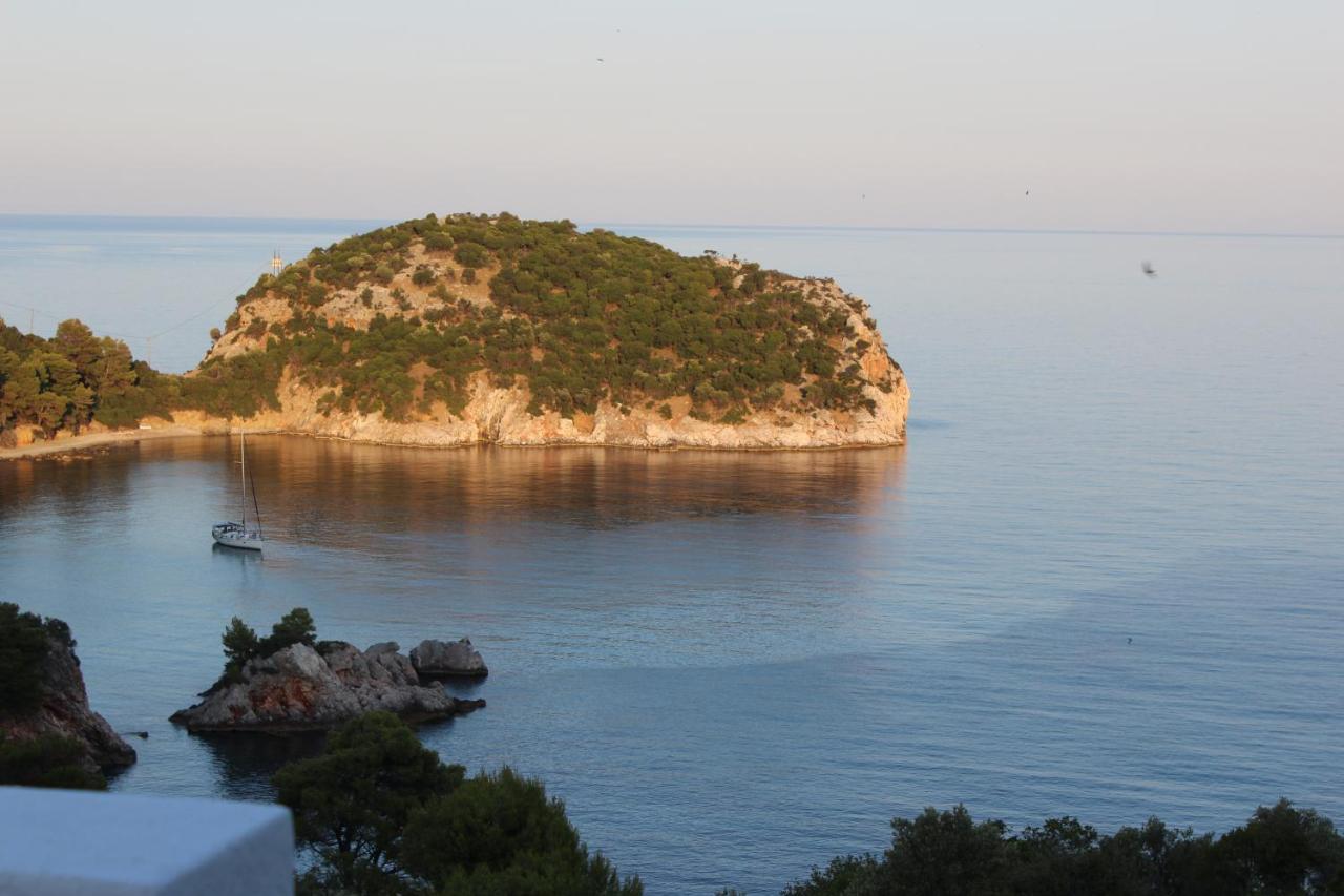 Mando Beachfront Stafylos Rom bilde