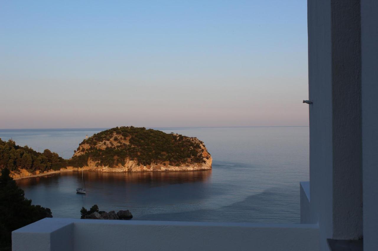 Mando Beachfront Stafylos Rom bilde